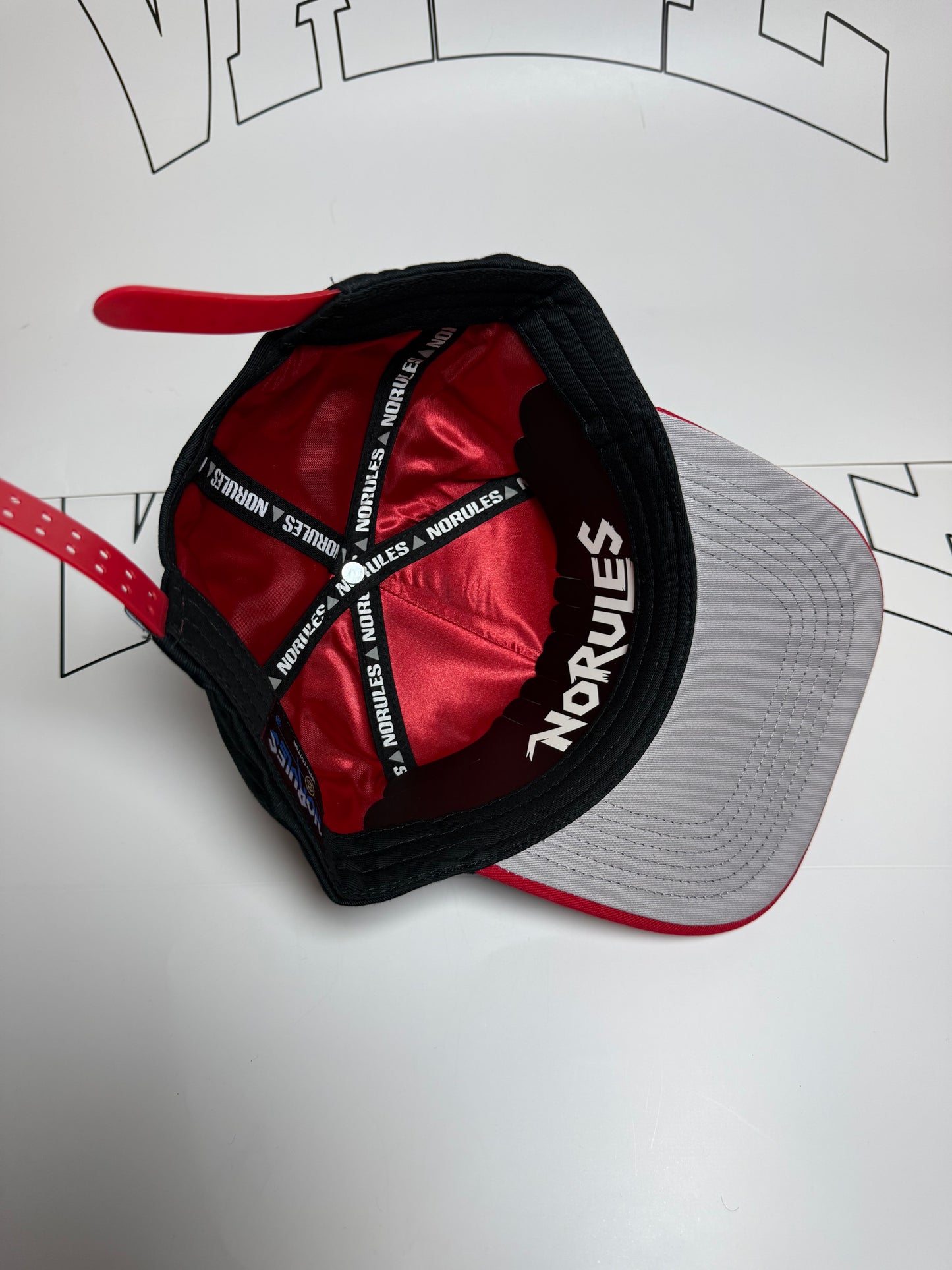 No Rule Cap Blac Red